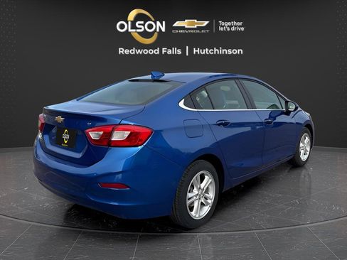 Used 2018 Chevrolet Cruze LT w/ Convenience Package image 5