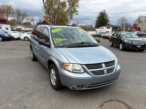 Used 2005 Dodge Grand Caravan SXT image 1