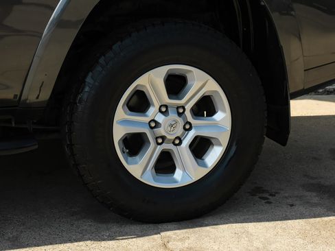 Used 2018 Toyota 4Runner SR5 Premium AWD/4WD image 52