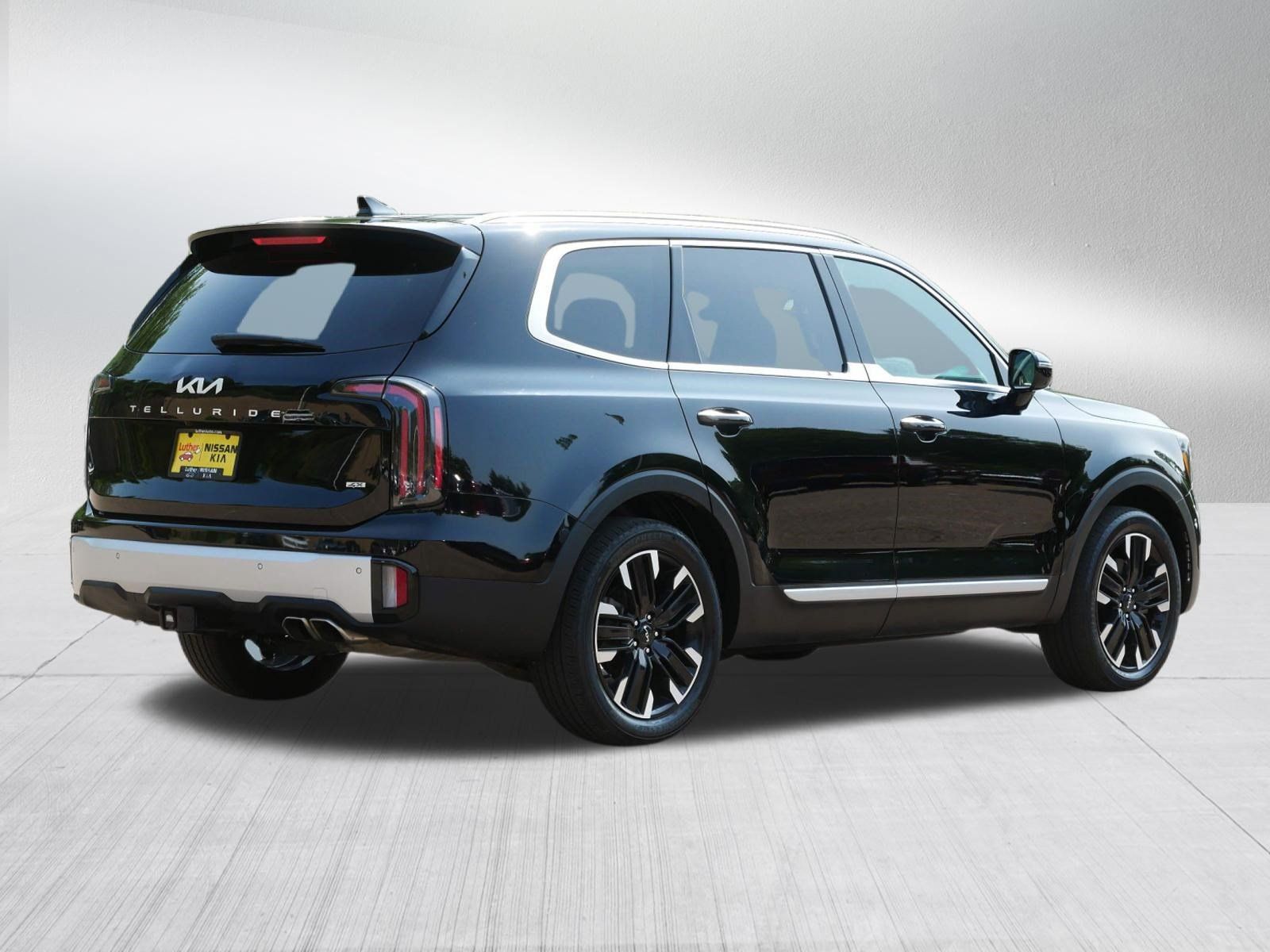 Certified 2024 Kia Telluride SX w/ Towing Package AWD/4WD image 7