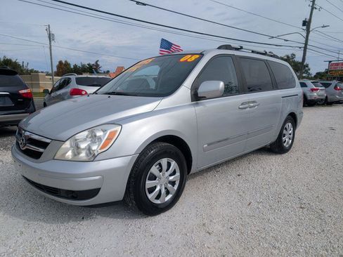 Used 2008 Hyundai Entourage Limited image 1