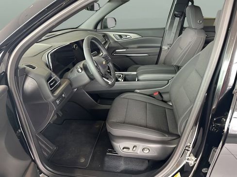 New 2026 Chevrolet Traverse LT image 8