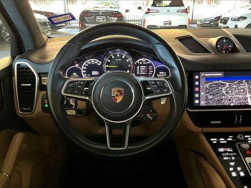 Used 2022 Porsche Cayenne E-Hybrid AWD/4WD image 11