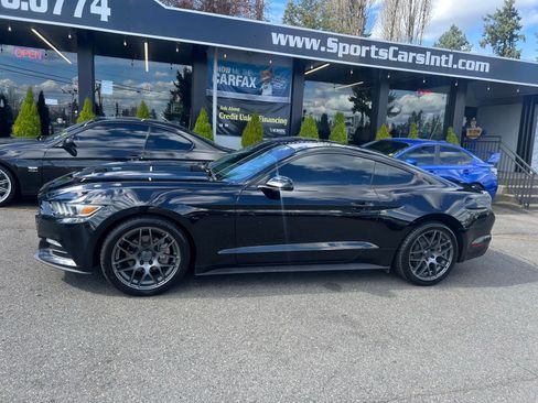 Used 2016 Ford Mustang Coupe image 2