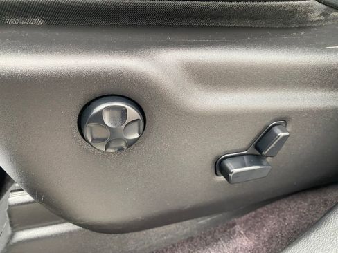 Used 2016 Jeep Grand Cherokee Overland w/ Advanced Technology Group image 10