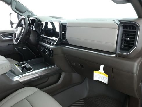 Used 2025 Chevrolet Silverado 3500 LTZ w/ LTZ Premium Package image 24