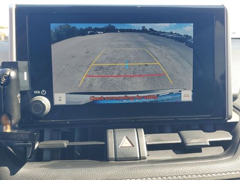 Used 2024 Toyota RAV4 XLE image 31