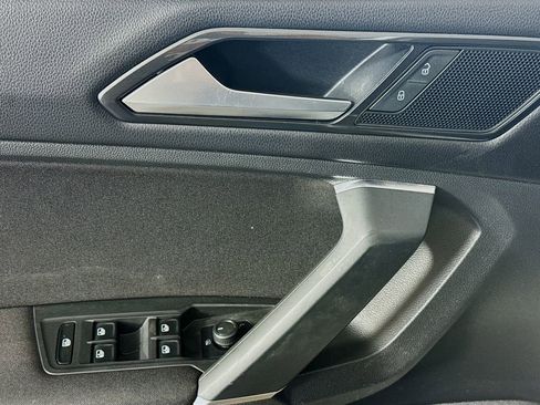 Used 2018 Volkswagen Tiguan S w/ 3rd Row Seat Package image 20