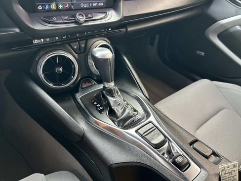 Used 2022 Chevrolet Camaro LT w/ Technology Package RWD image 27