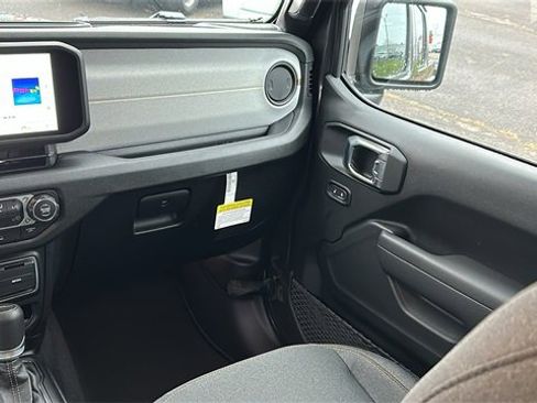 New 2026 Jeep Gladiator Sport image 20