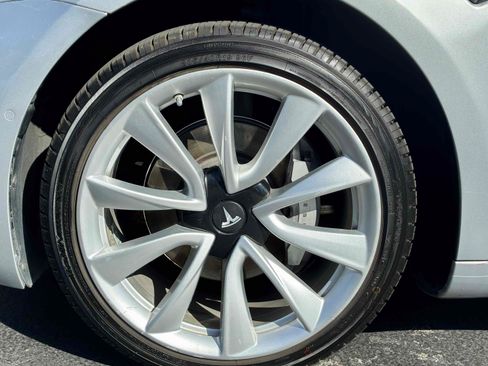 Used 2018 Tesla Model 3 Long Range RWD image 14