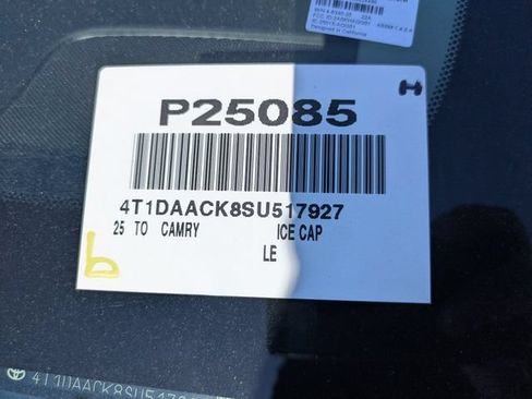 Used 2025 Toyota Camry SE FWD image 35