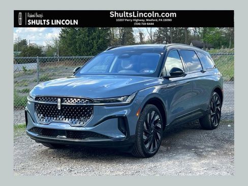 New 2026 Lincoln Nautilus Reserve w/ Jet Appearance Package AWD/4WD image 1