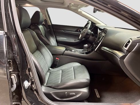 Used 2023 Nissan Maxima Platinum w/ Sport Mat Group FWD image 31