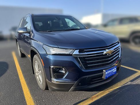 Used 2023 Chevrolet Traverse LT AWD/4WD image 2