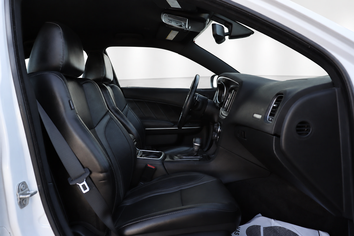 Used 2018 Dodge Charger R/T w/ Plus Group RWD image 21
