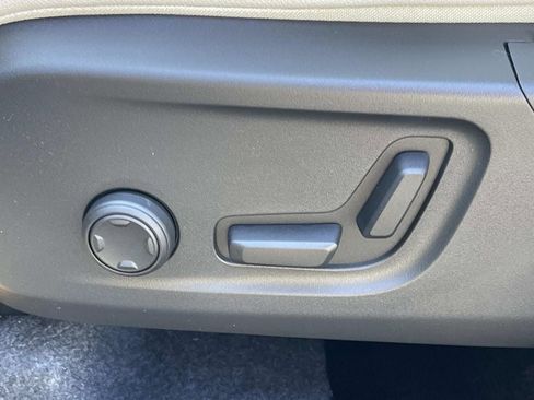 New 2026 Volvo XC40 B5 Plus w/ Protection Package Premier image 21