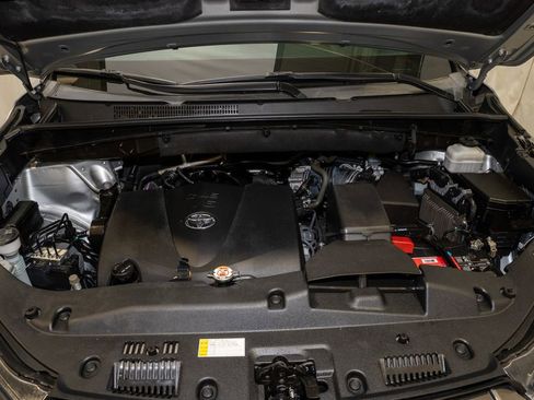 Used 2019 Toyota Highlander Limited image 22