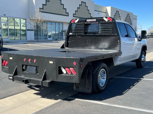 Used 2022 Chevrolet Silverado 3500 LT w/ Convenience Package image 3