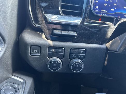 Used 2023 Chevrolet Silverado 1500 LTZ w/ LTZ Premium Package image 15