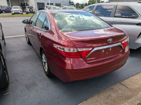 Used 2015 Toyota Camry LE FWD image 4