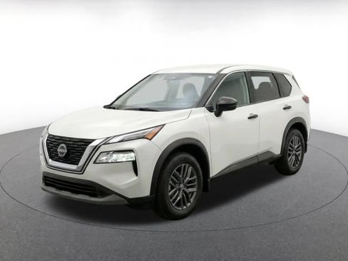 Used 2023 Nissan Rogue S AWD/4WD image 3