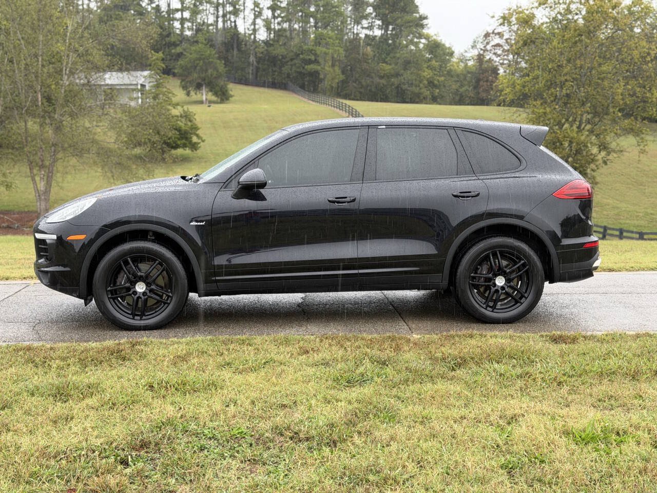 Used 2015 Porsche Cayenne Diesel AWD/4WD image 3