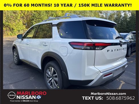 New 2025 Nissan Pathfinder SL image 5