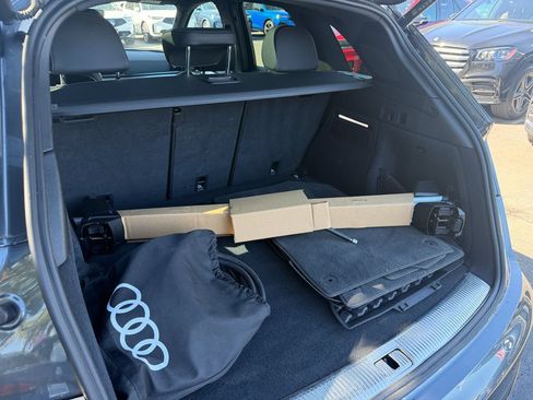 Used 2023 Audi Q5 e Premium Plus w/ Premium Plus Package AWD/4WD image 30
