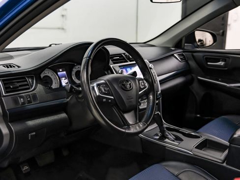 Used 2016 Toyota Camry SE FWD image 19