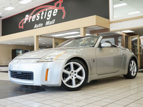 Used 2004 Nissan 350Z Touring RWD image 20