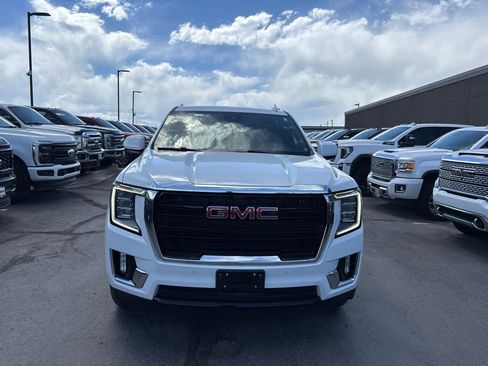 Used 2024 GMC Yukon SLE AWD/4WD image 3
