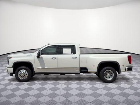 Used 2025 Chevrolet Silverado 3500 High Country w/ High Country Premium Package AWD/4WD image 2