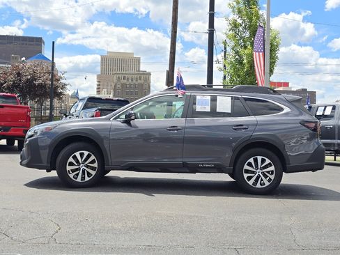 Used 2023 Subaru Outback Premium AWD/4WD image 17