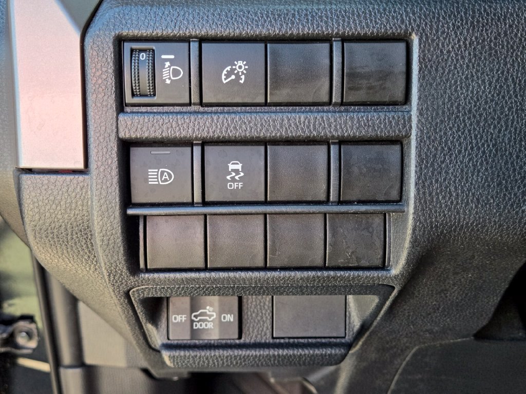 Used 2024 Toyota Tacoma SR5 RWD image 31