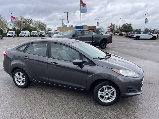 Used 2017 Ford Fiesta SE FWD image 2