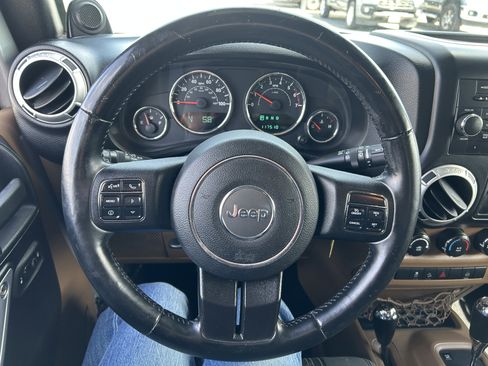 Used 2011 Jeep Wrangler Sahara w/ Connectivity Group image 15