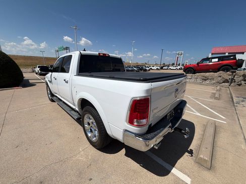 Used 2017 RAM 1500 Laramie w/ Convenience Group AWD/4WD image 3