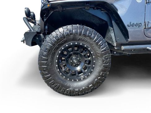 Used 2020 Jeep Gladiator Sport w/ Quick Order Package 24S AWD/4WD image 9