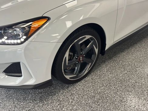 Used 2019 Hyundai Veloster Turbo FWD image 33