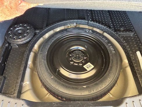 Used 2016 Ford Focus SE FWD image 26