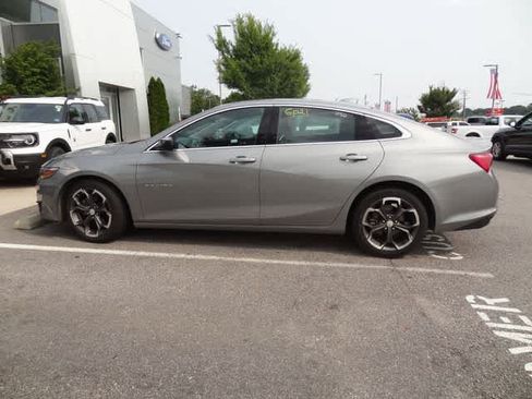 Used 2023 Chevrolet Malibu LT FWD image 9