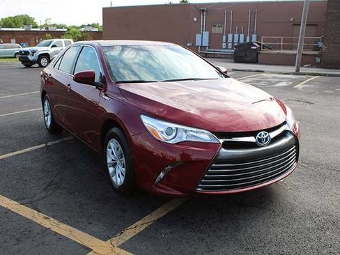 Used 2017 Toyota Camry LE FWD image 5