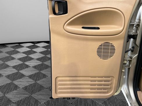 Used 2002 Dodge Ram 2500 Truck SLT image 15