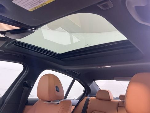 Certified 2025 BMW 330i xDrive 330i xDrive w/ Convenience Package image 23