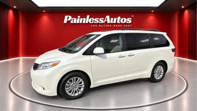 Used 2017 Toyota Sienna XLE w/ XLE Navigation Package FWD image 12