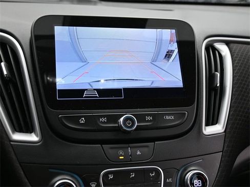 Used 2024 Chevrolet Malibu LT image 24