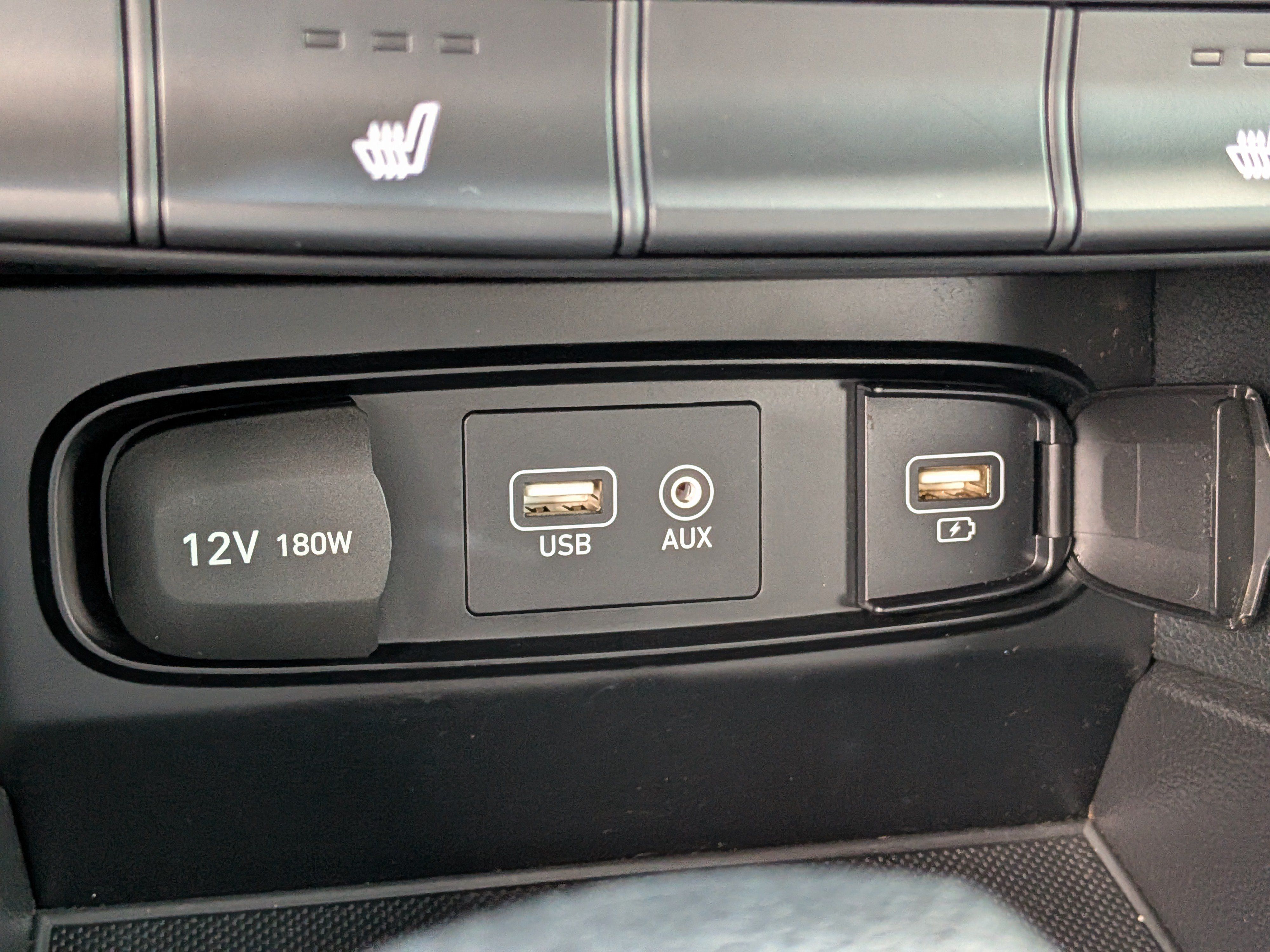 Used 2019 Hyundai Santa Fe SEL FWD image 31