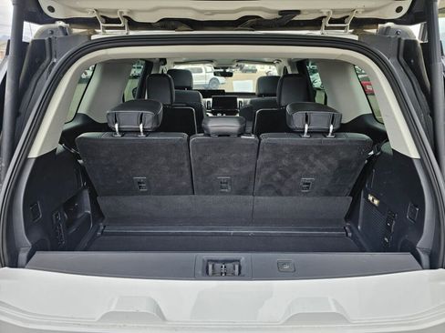 Certified 2025 Ford Expedition Platinum AWD/4WD image 10