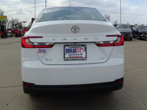 Used 2025 Toyota Camry LE image 7